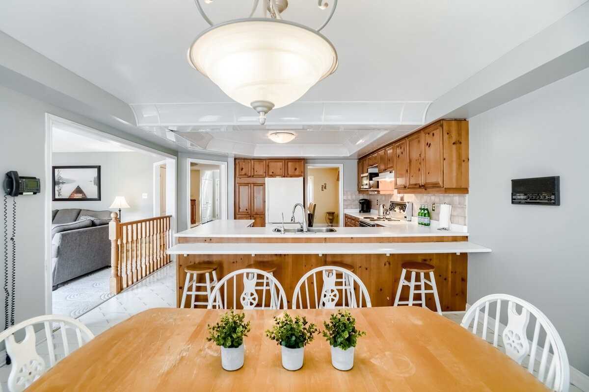 4 Gollop Cres