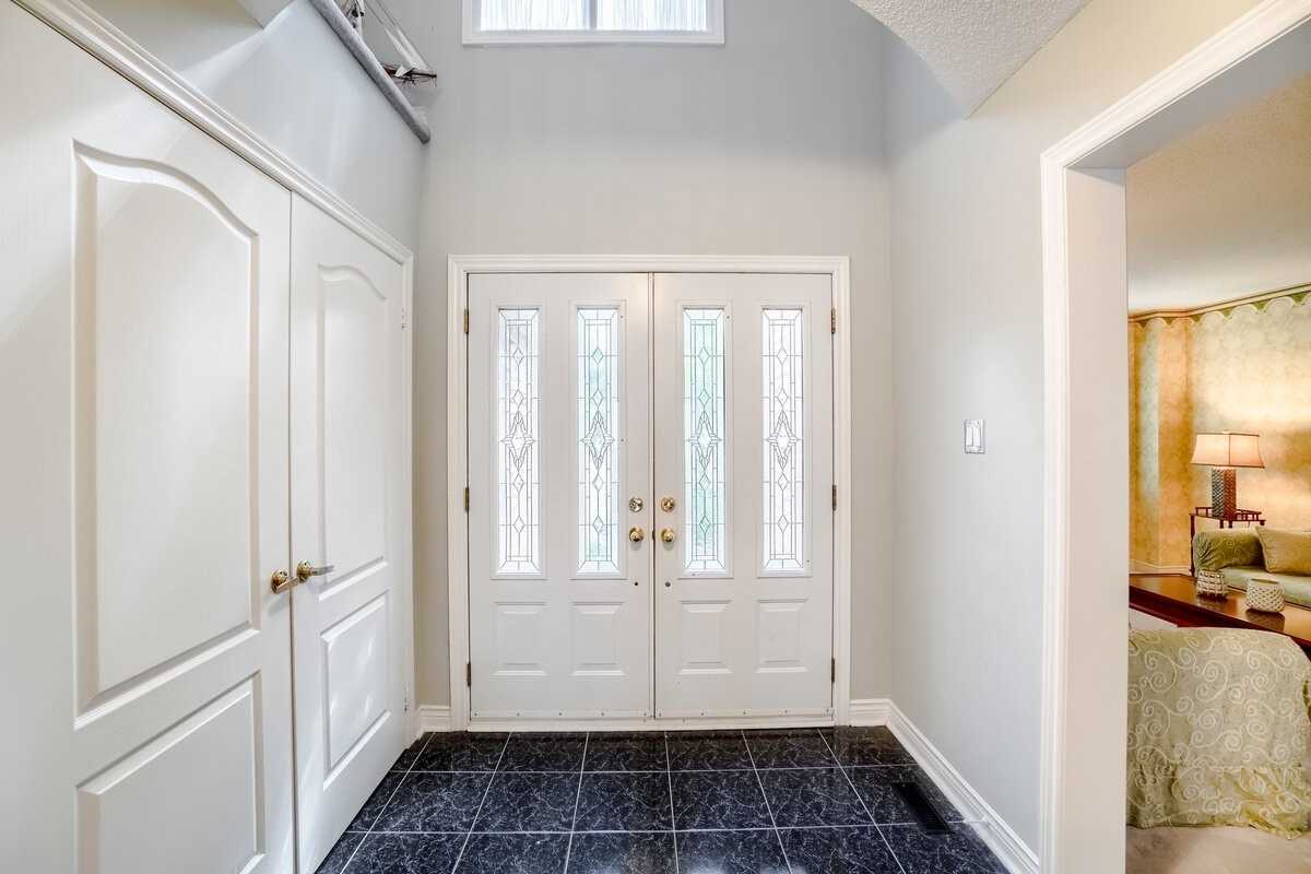 4 Gollop Cres
