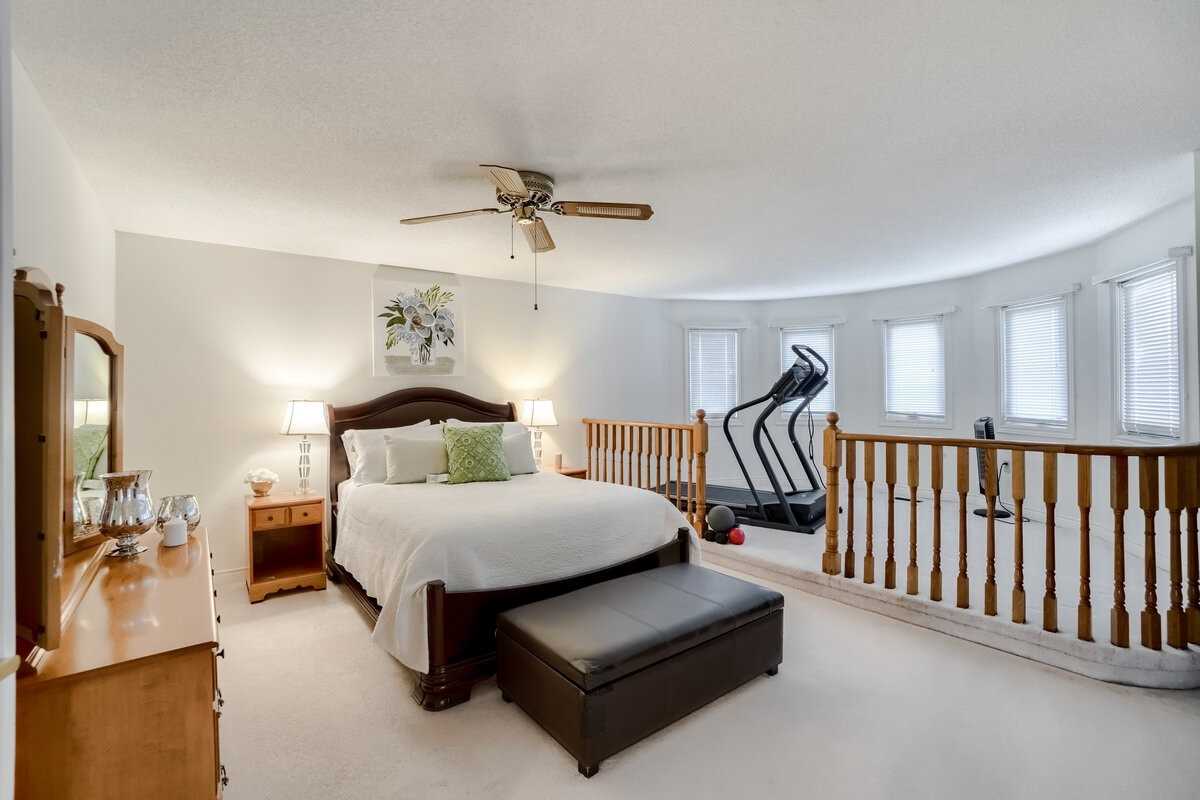 4 Gollop Cres