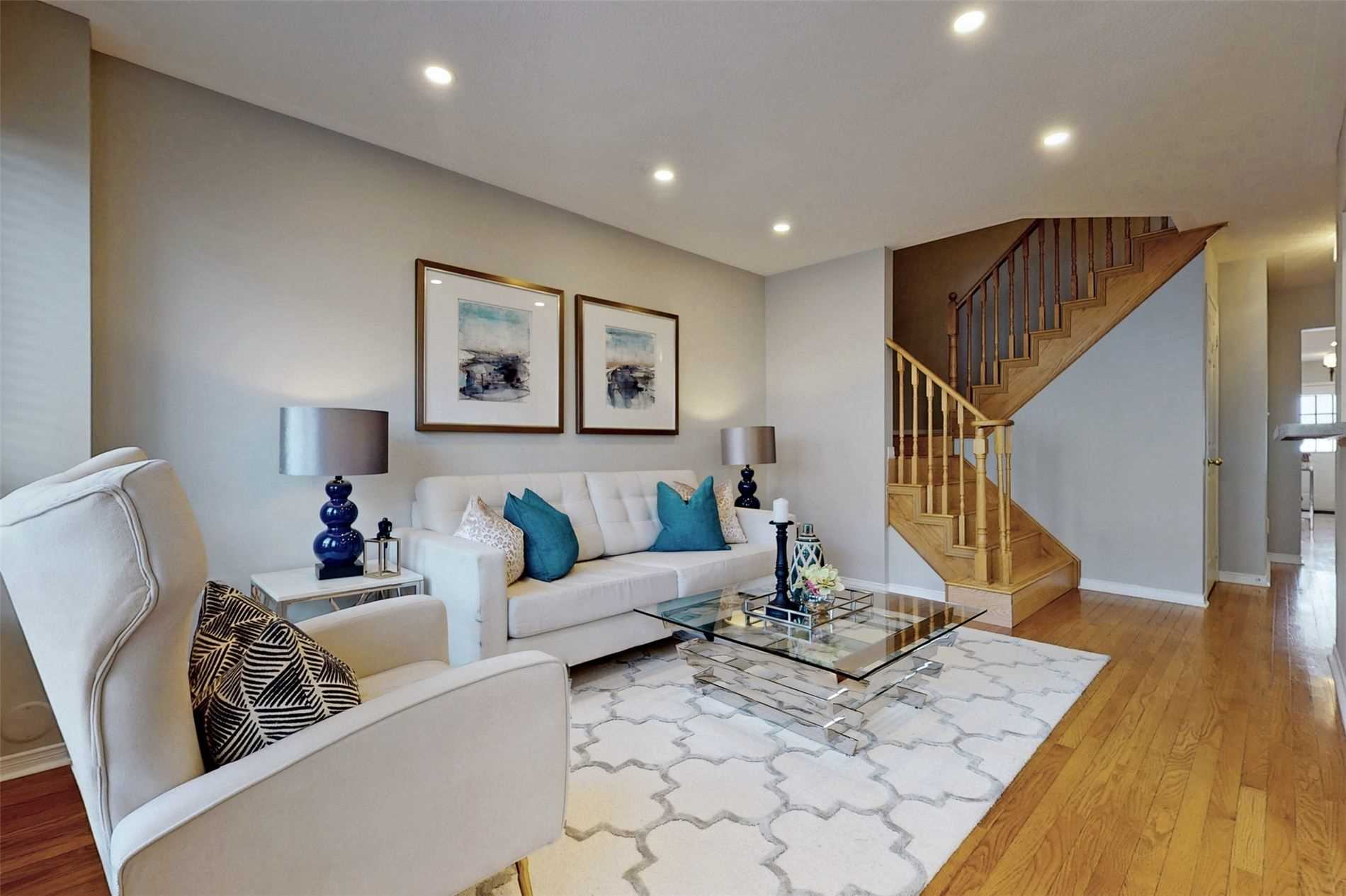 121 Livingston Rd