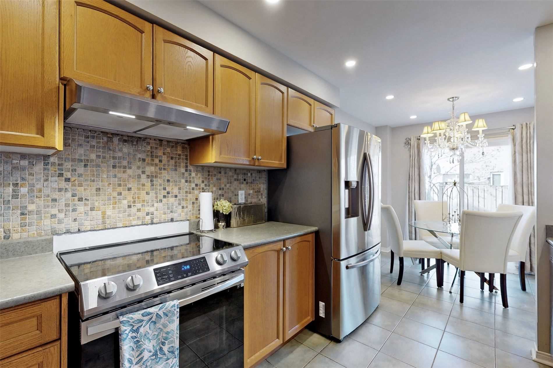 121 Livingston Rd
