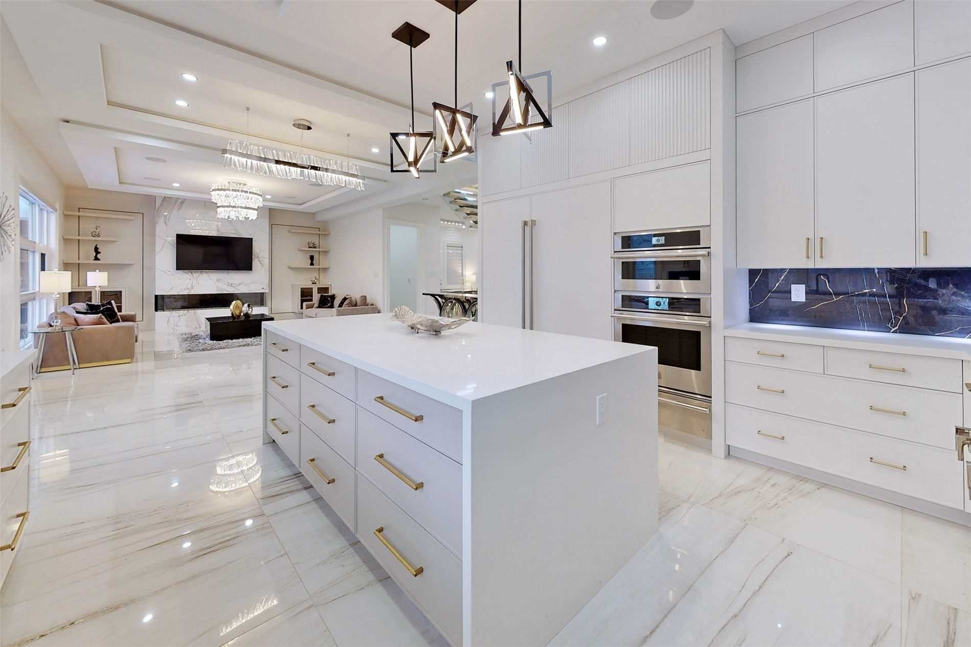 246 Edenbridge Dr