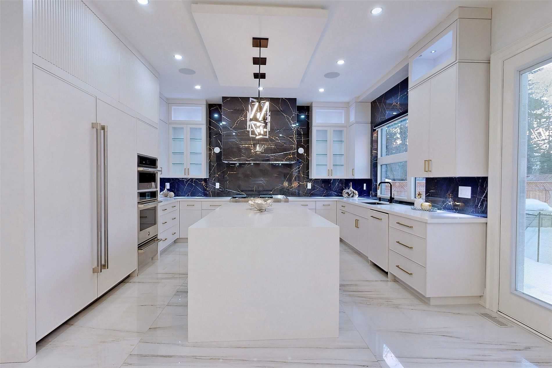 246 Edenbridge Dr