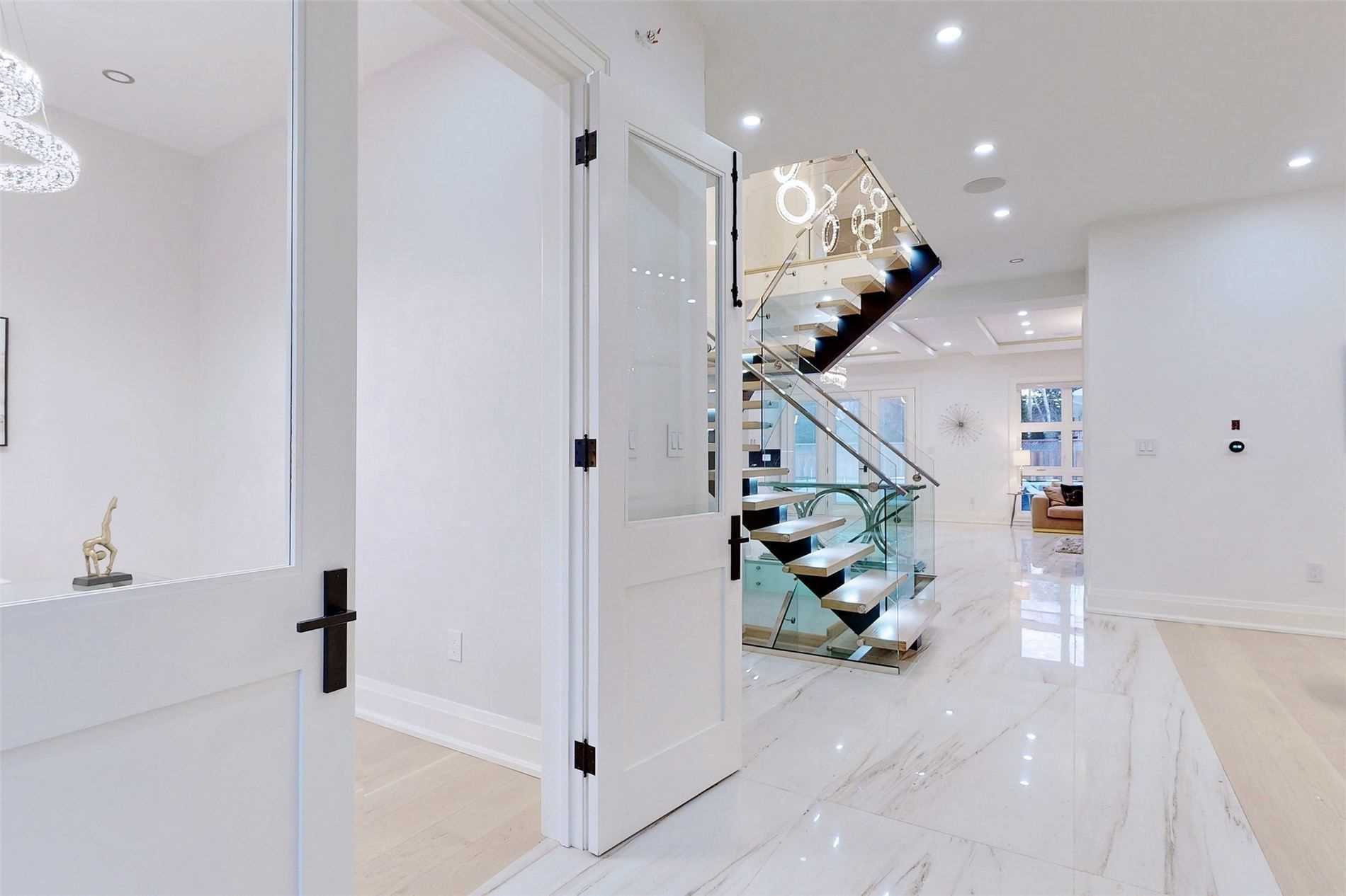 246 Edenbridge Dr