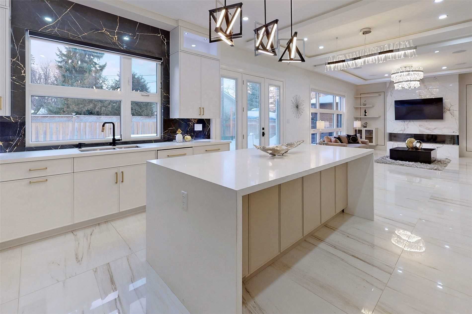 246 Edenbridge Dr