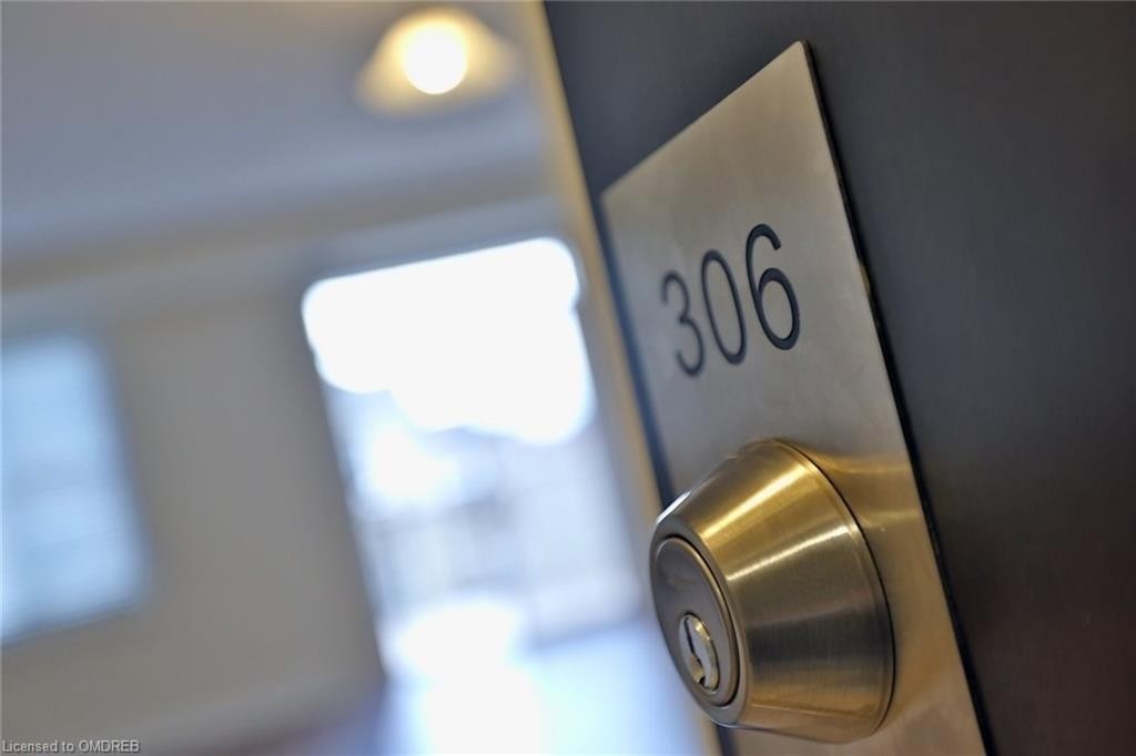 2339 Sawgrass Dr, #306