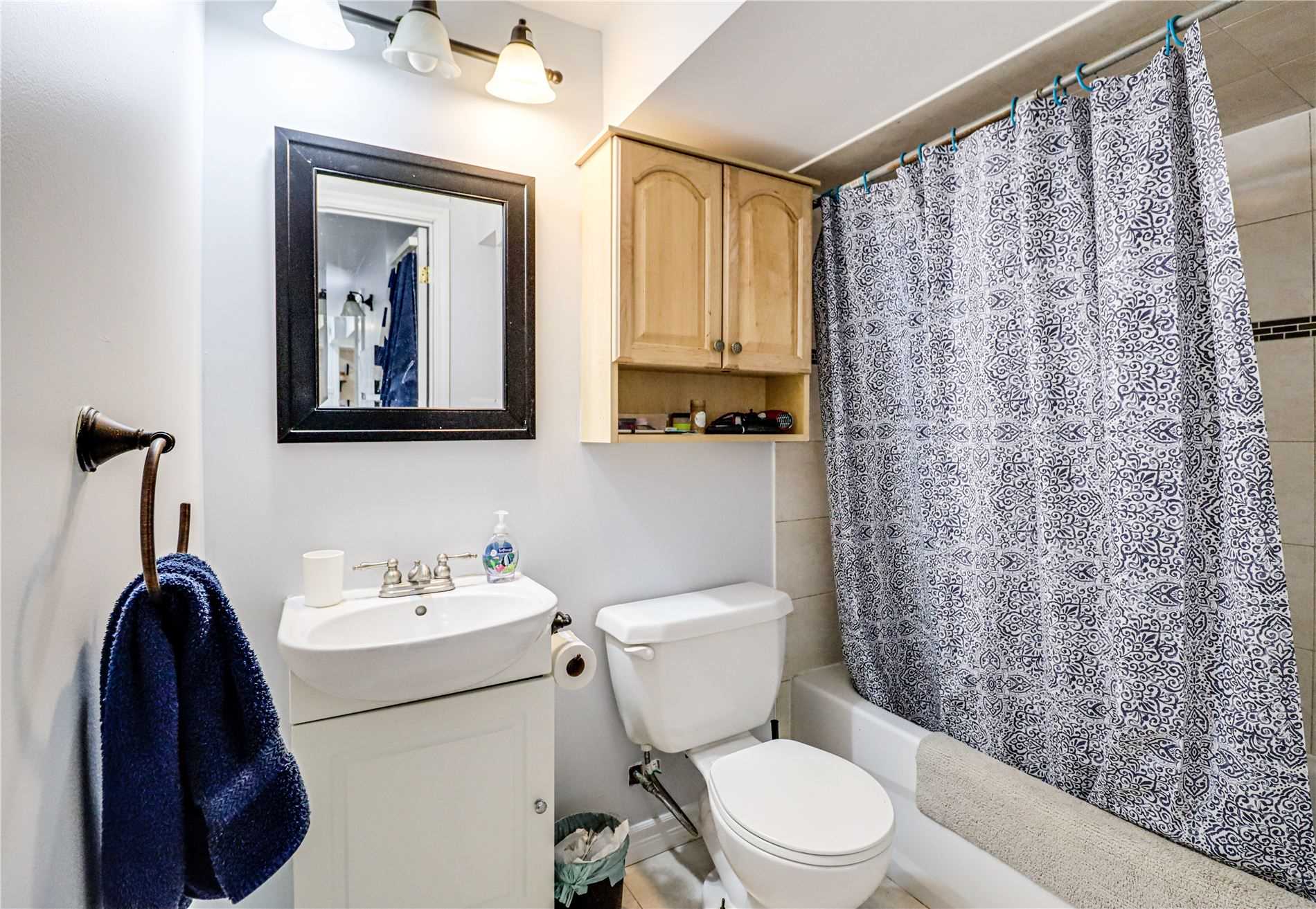 1104 Barclay Circ