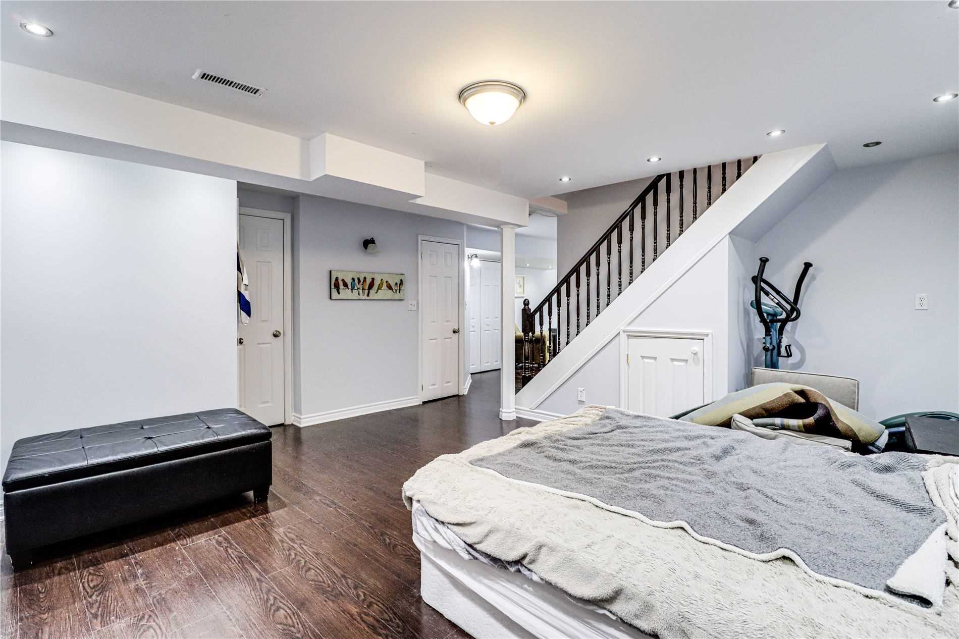 1104 Barclay Circ