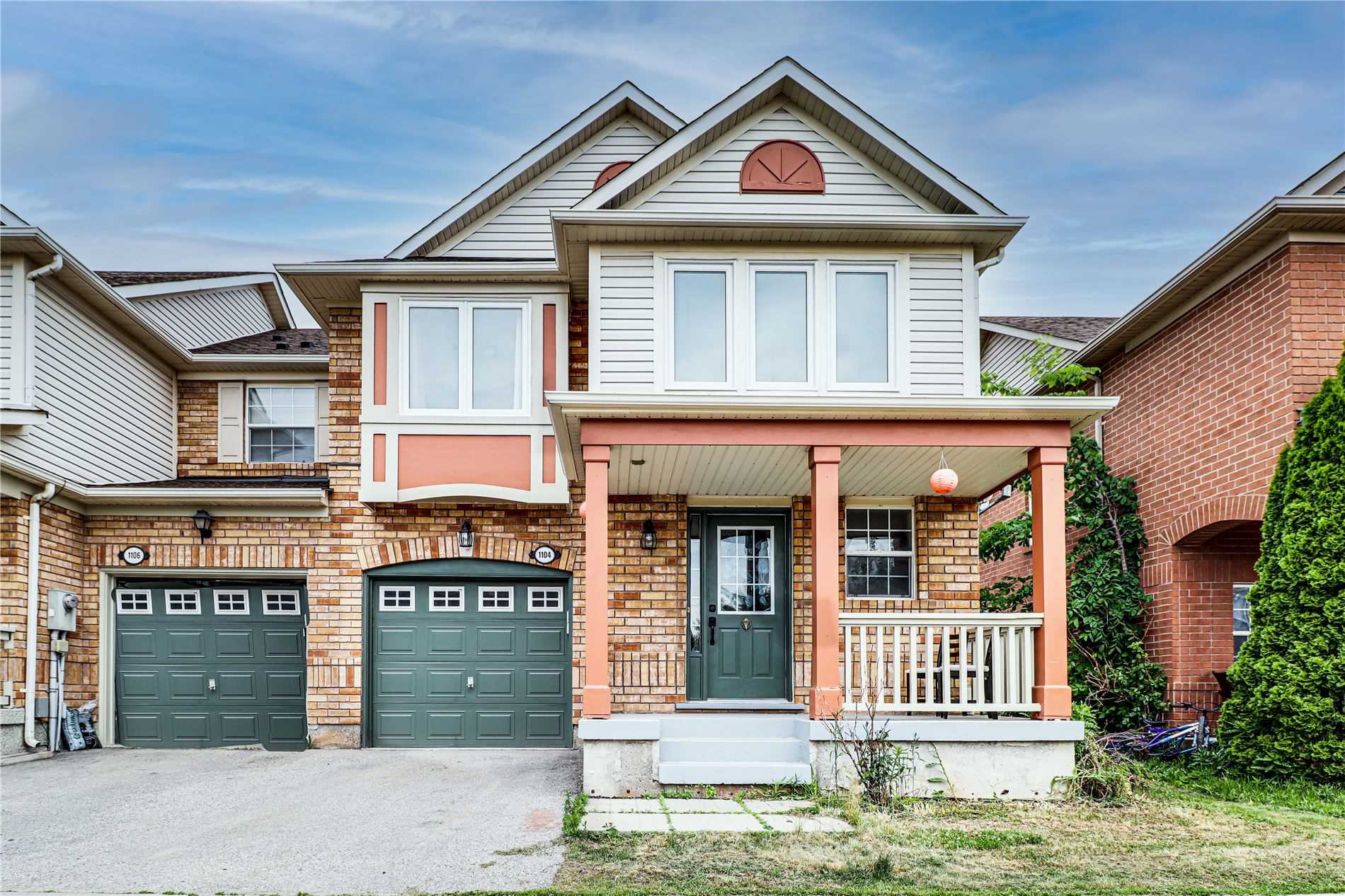 1104 Barclay Circ