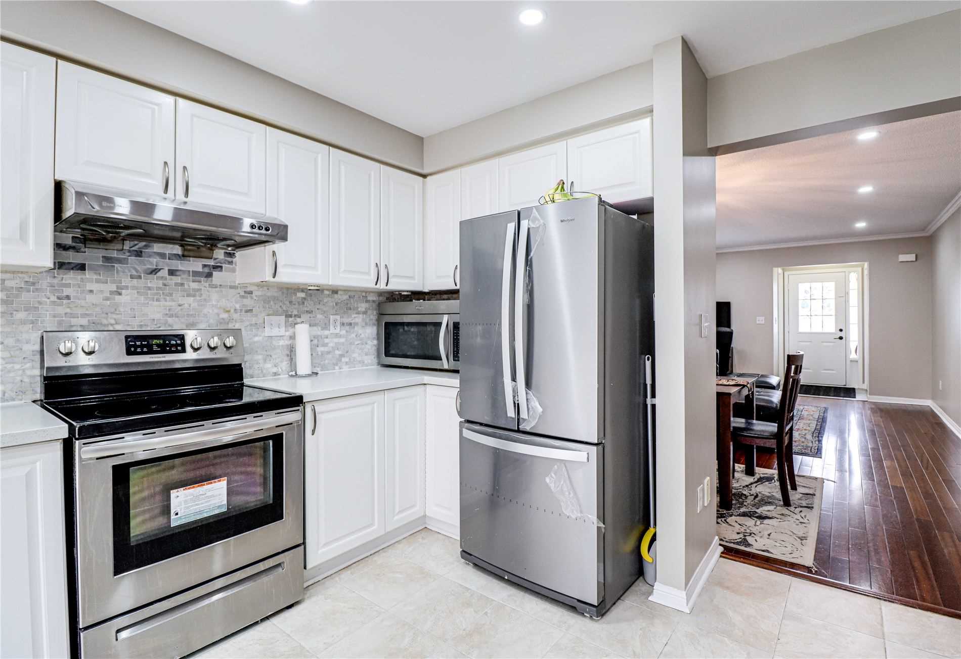 1104 Barclay Circ