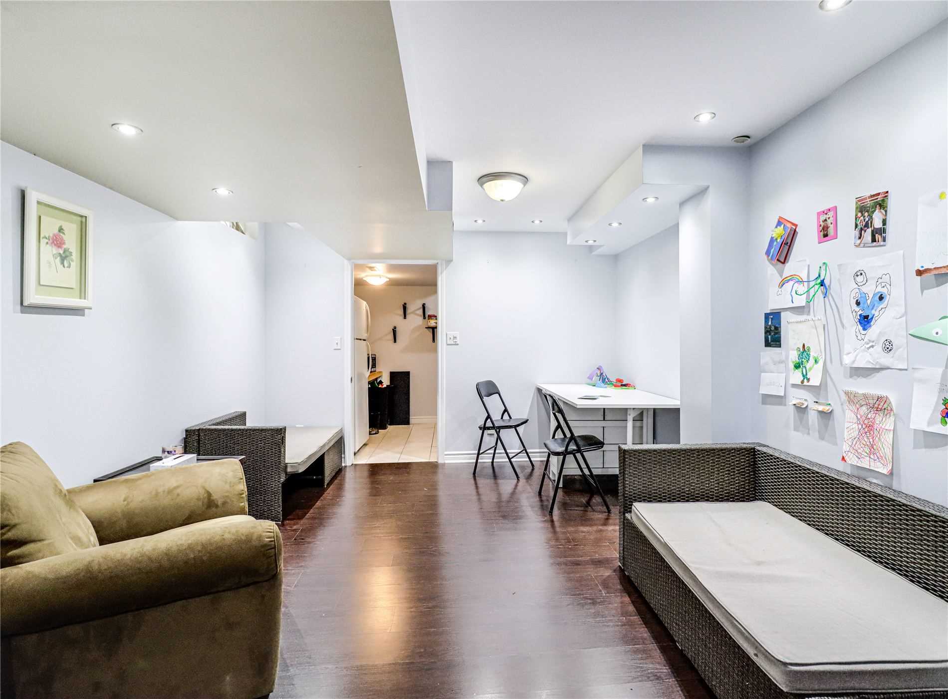 1104 Barclay Circ