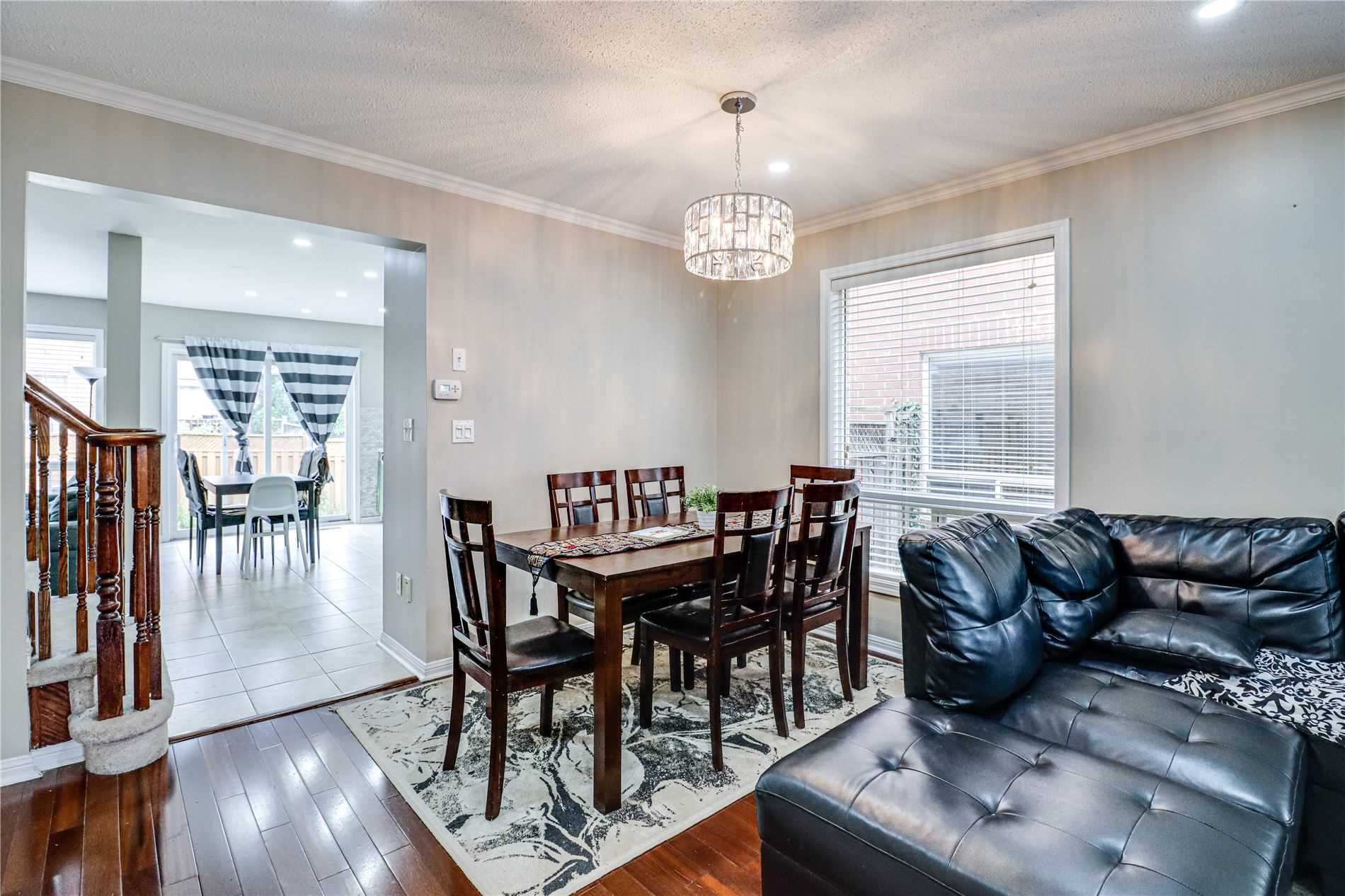 1104 Barclay Circ