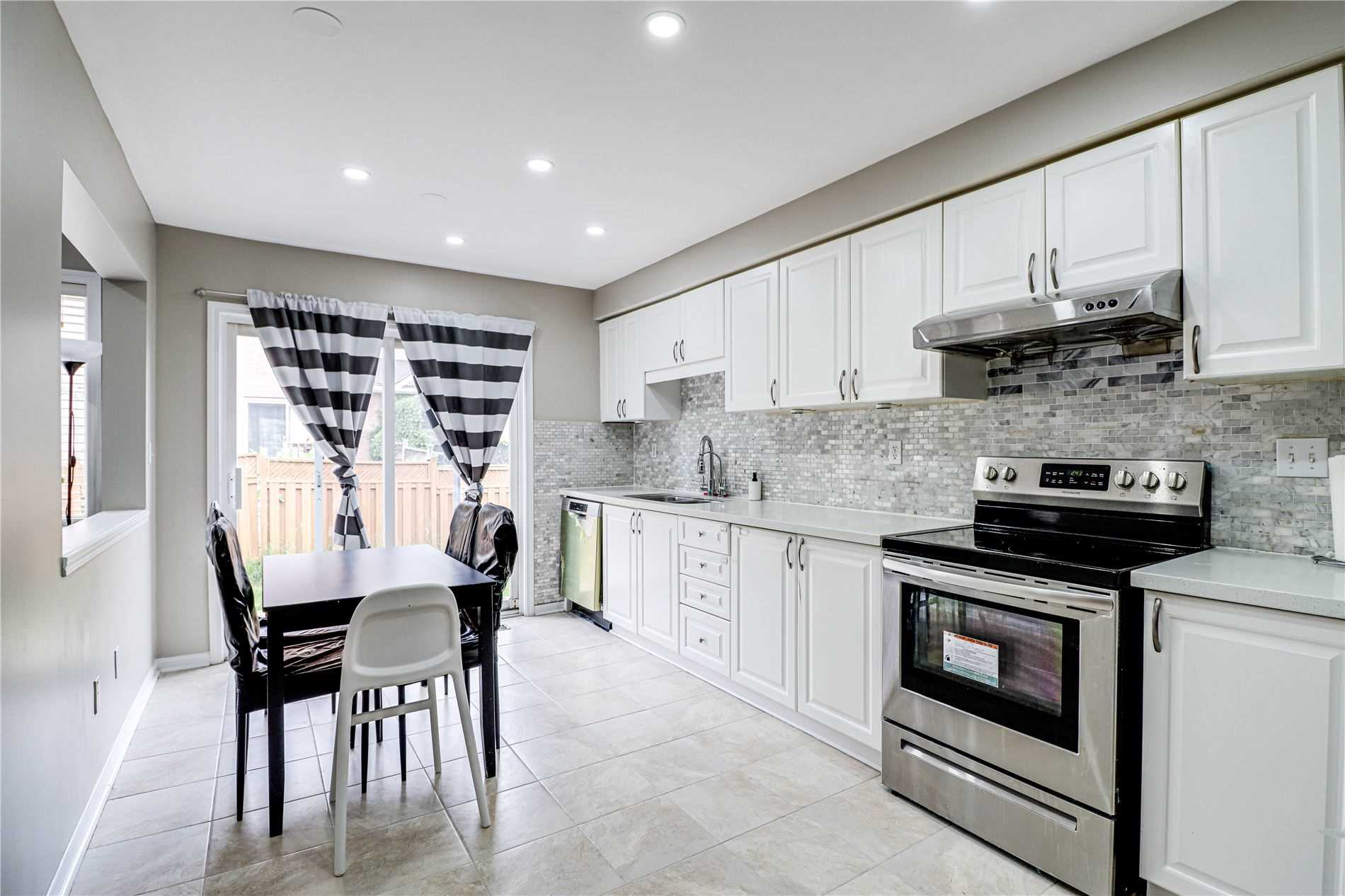 1104 Barclay Circ
