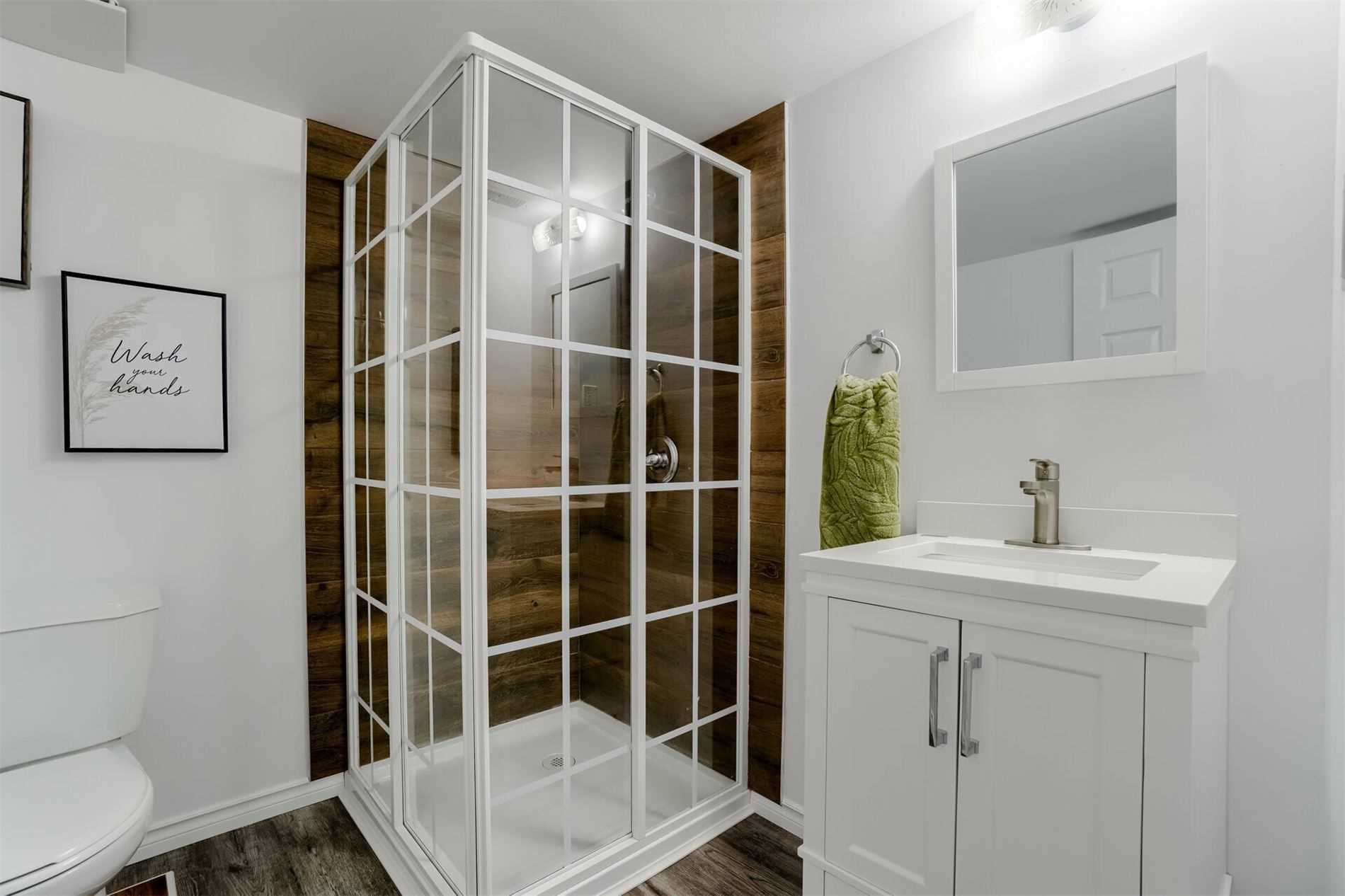 123 Swindale Dr