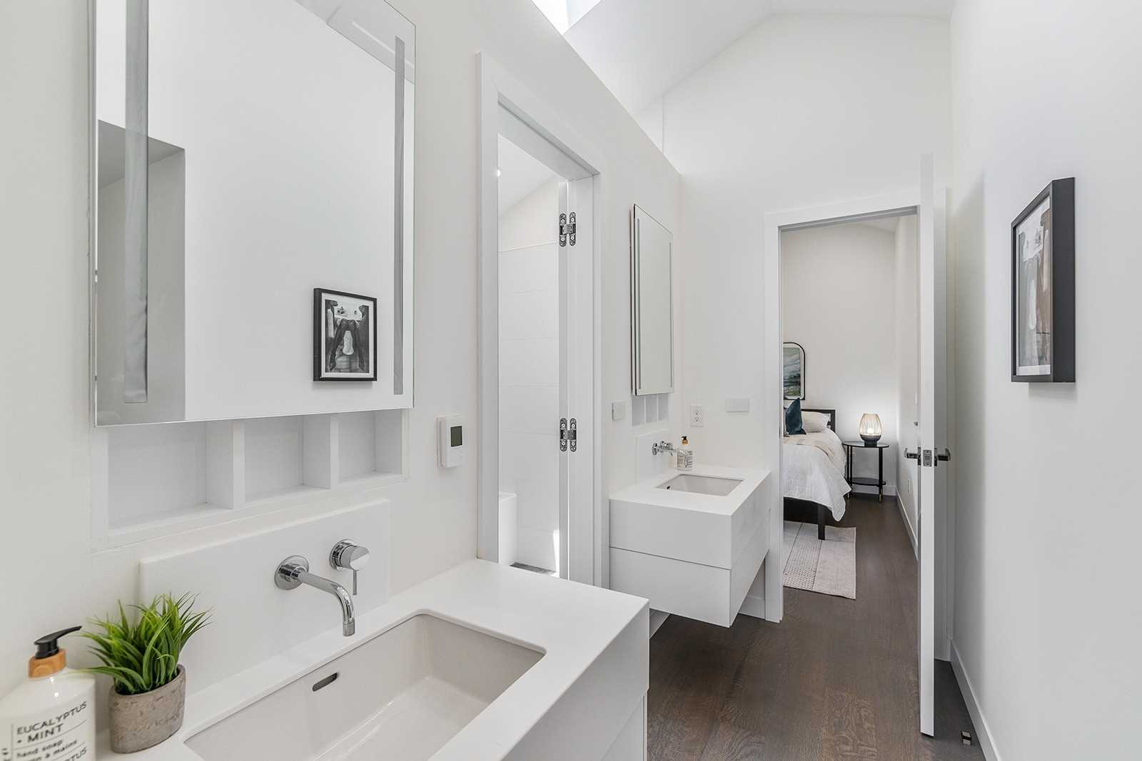10B Chauncey Ave, Toronto