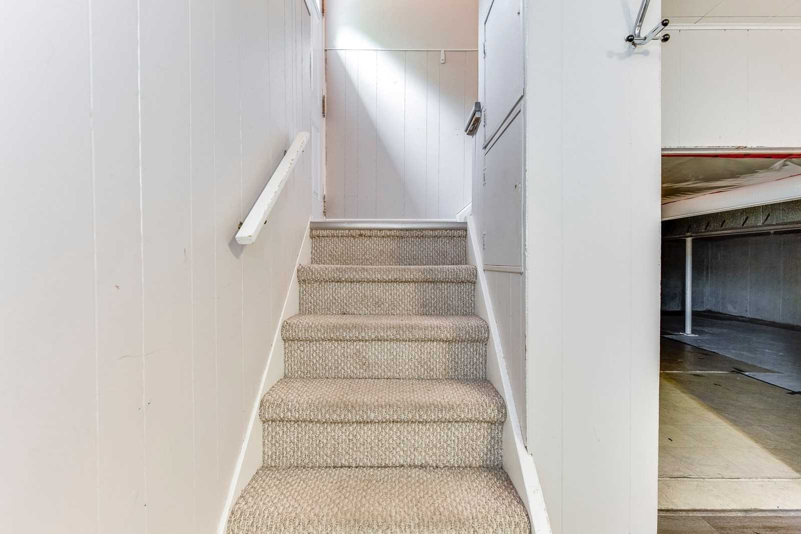 59 Mccraney St W