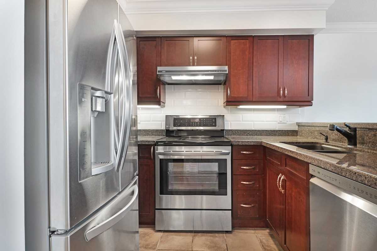 250 Manitoba St, #835