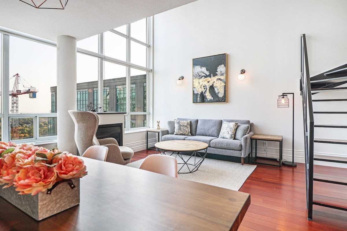 250 Manitoba St, #835