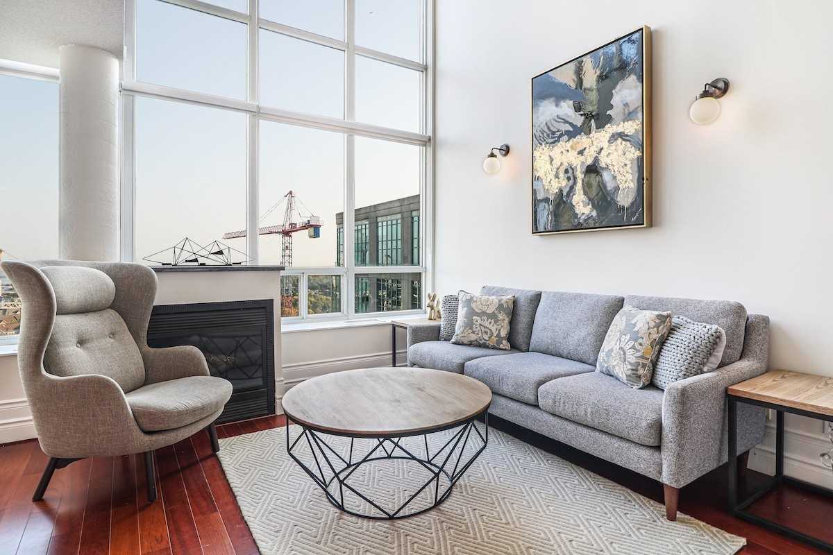 250 Manitoba St, #835