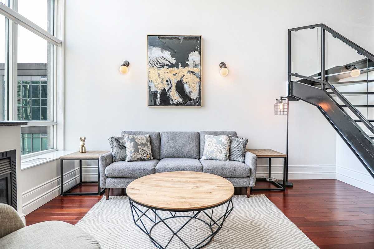 250 Manitoba St, #835