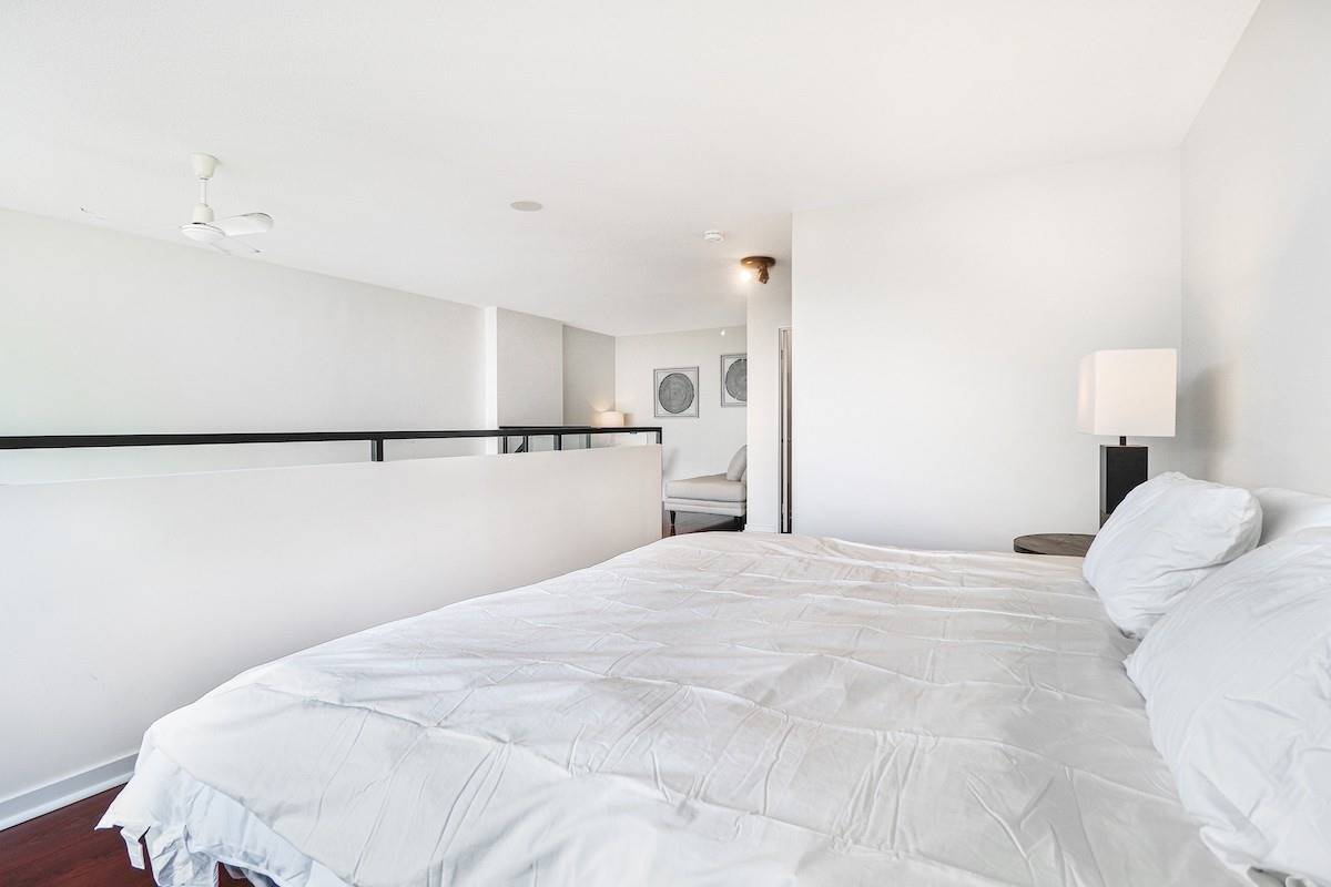 250 Manitoba St, #835