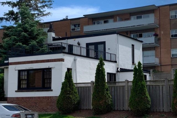 298 Lakeshore Rd E, Mississauga