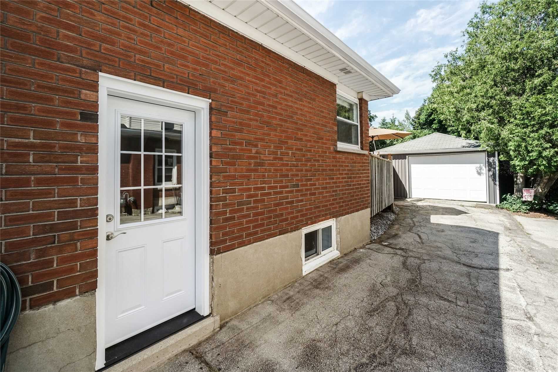45 Main St N