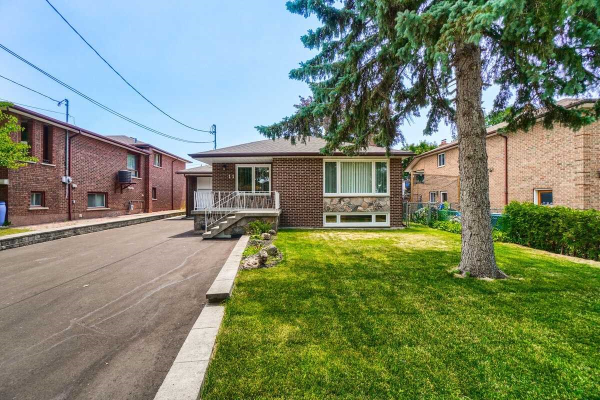 11 Tothill Rd, Toronto