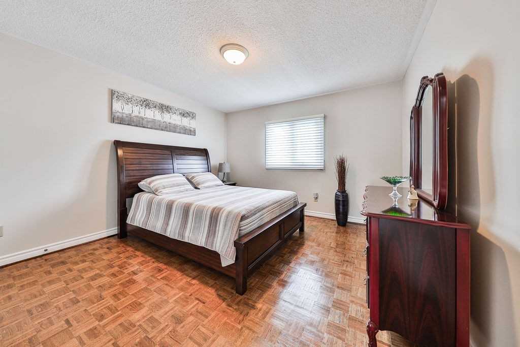 Listing W5663779 - Large Photo # 18