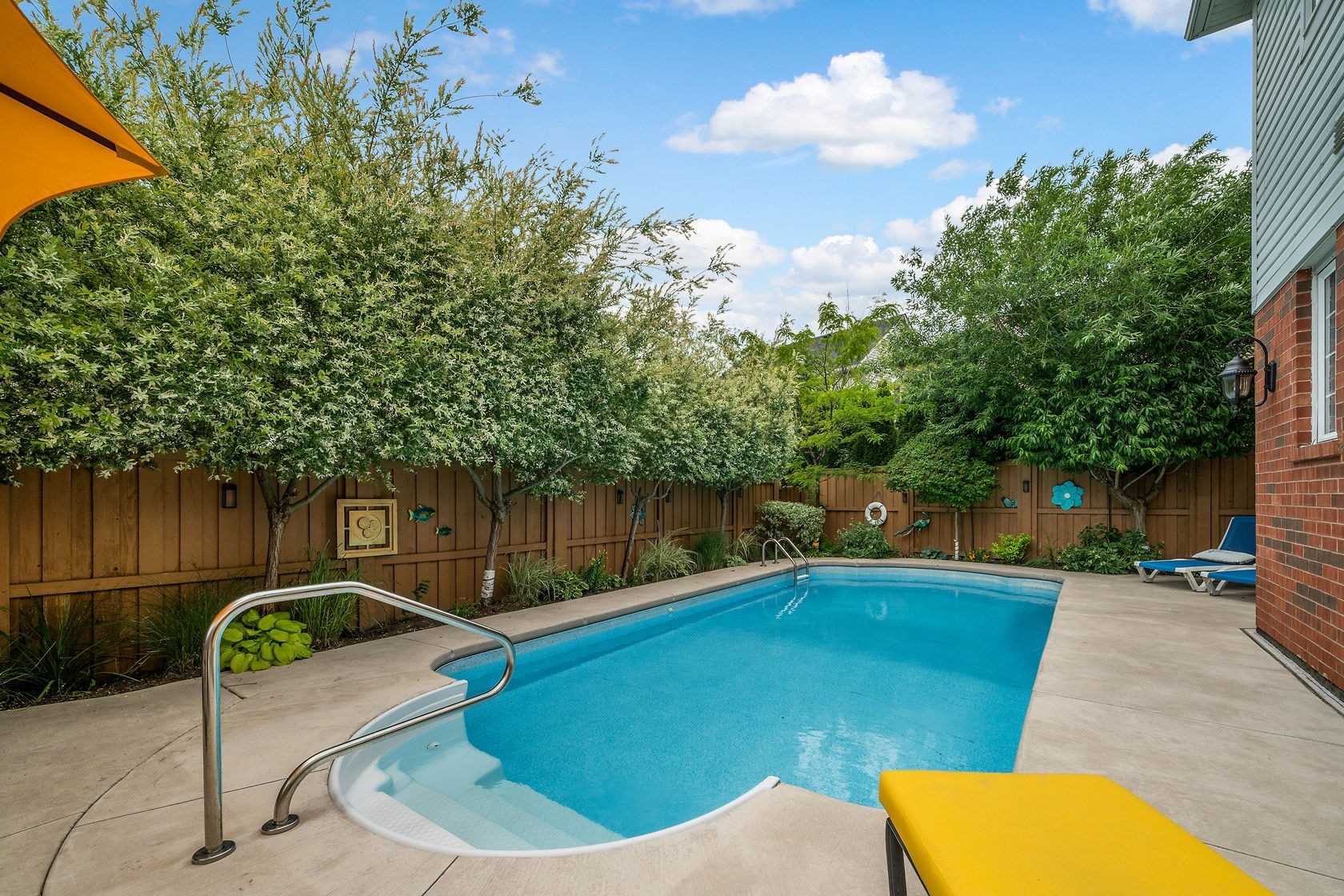1603 Hume Way