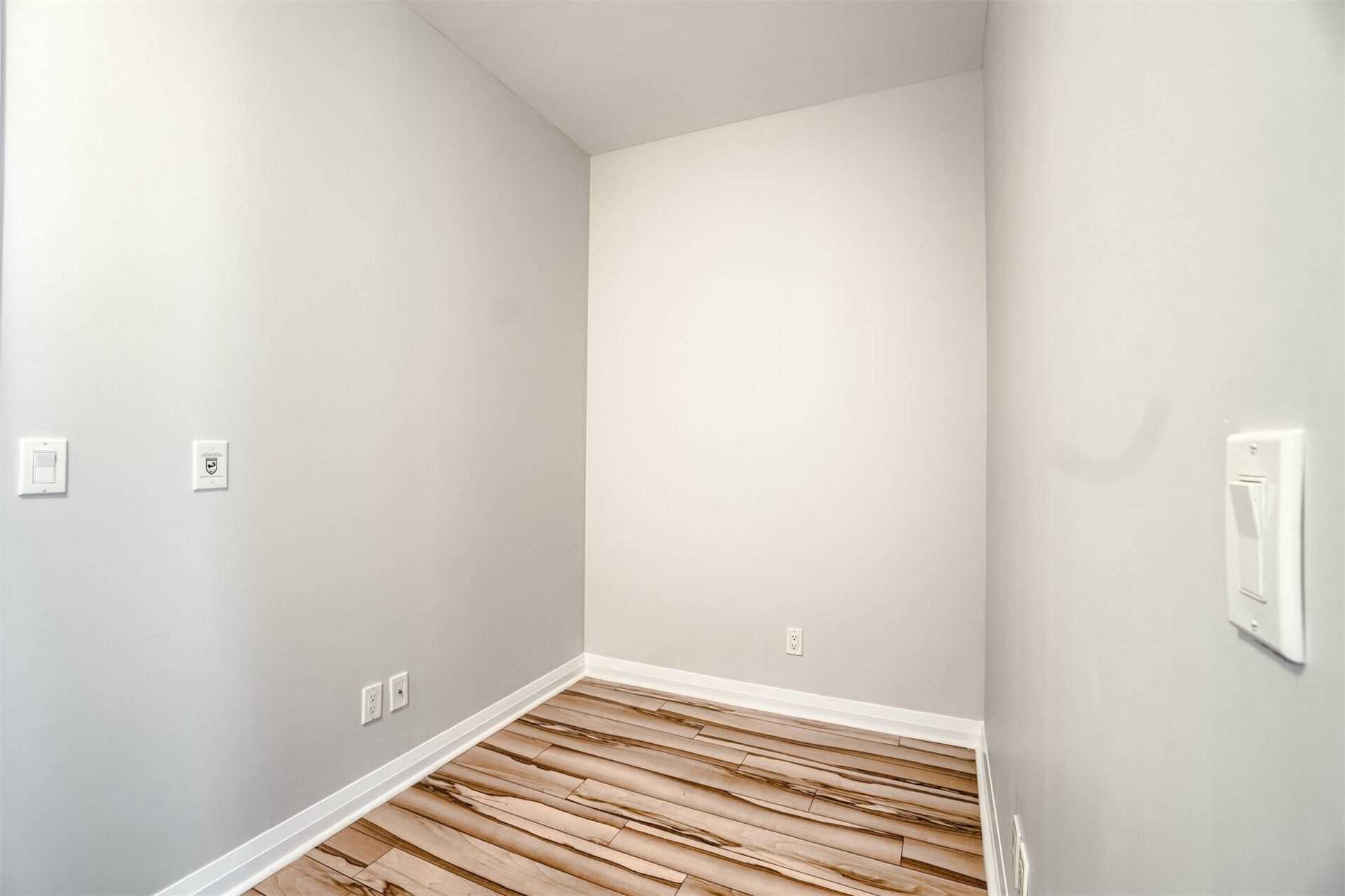 75 Eglinton Ave, #2506