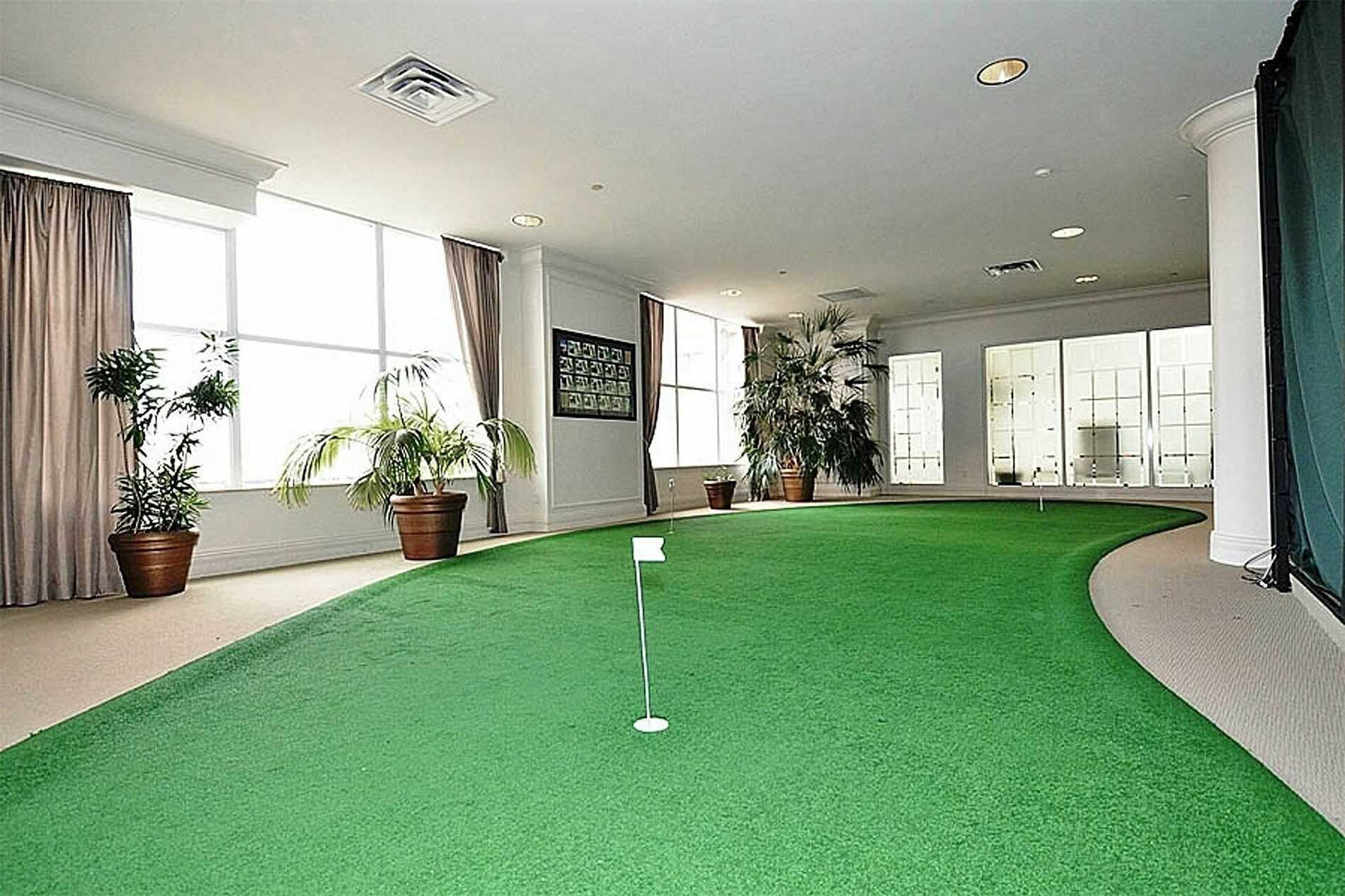 25 Kingsbridge Garden Circ, #1021