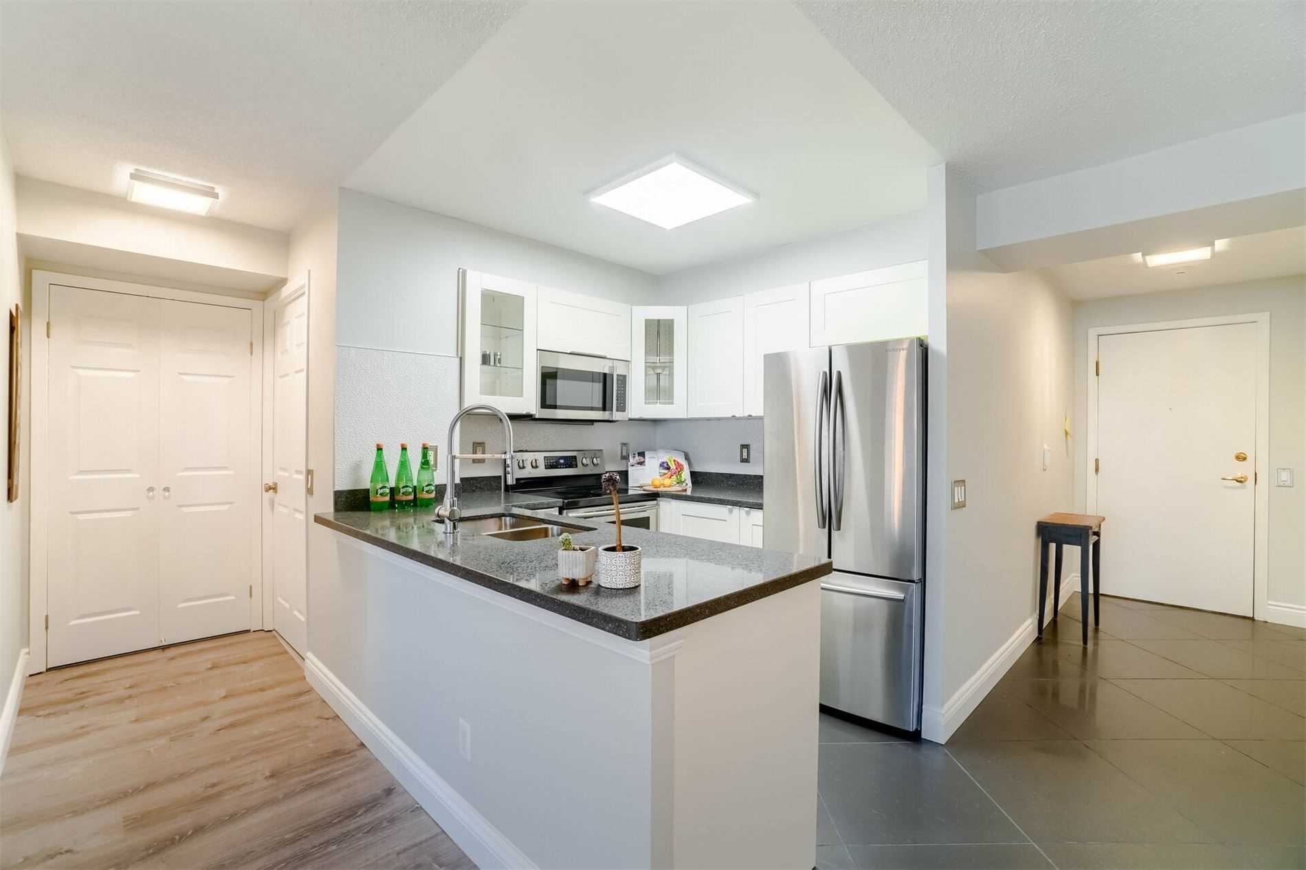 25 Kingsbridge Garden Circ, #1021