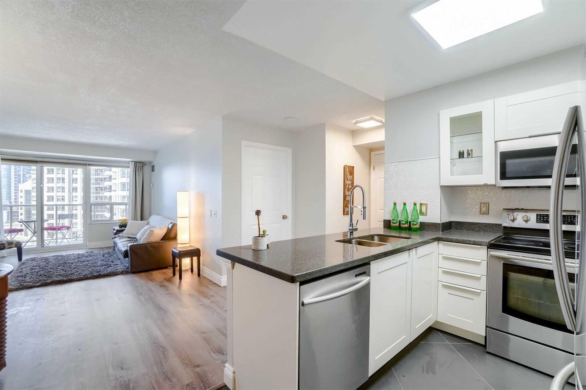 25 Kingsbridge Garden Circ, #1021