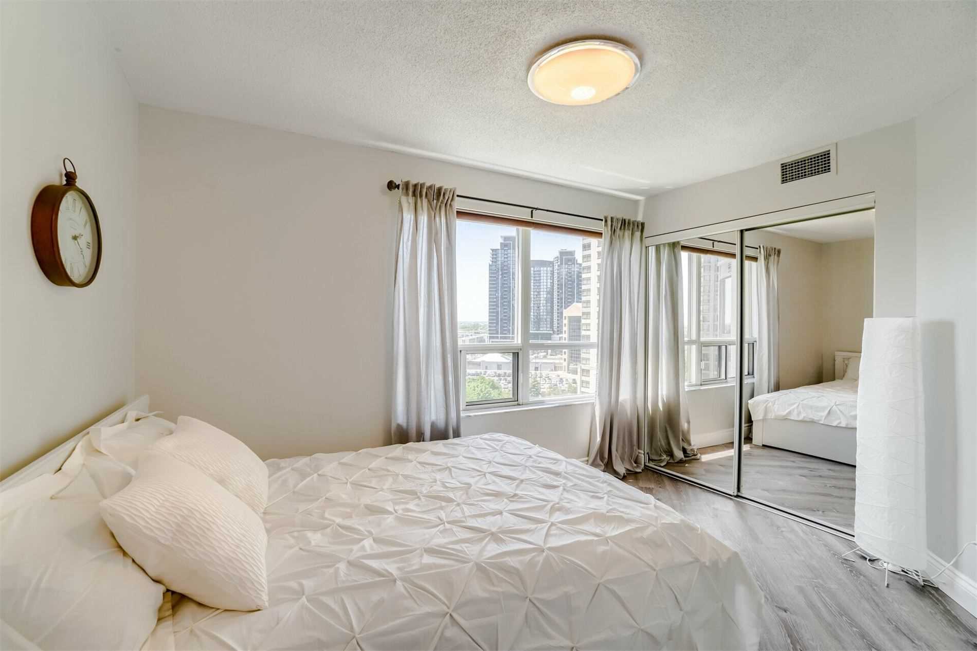 25 Kingsbridge Garden Circ, #1021