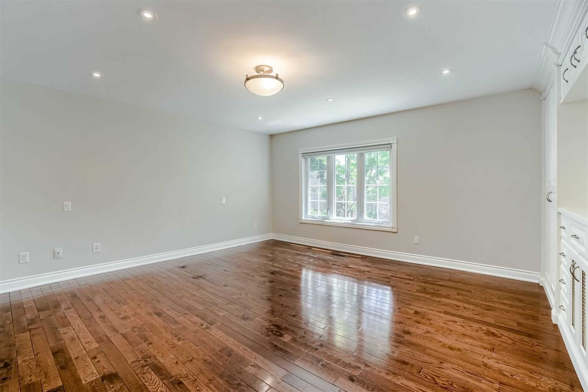 3336 Sawmill Valley Dr