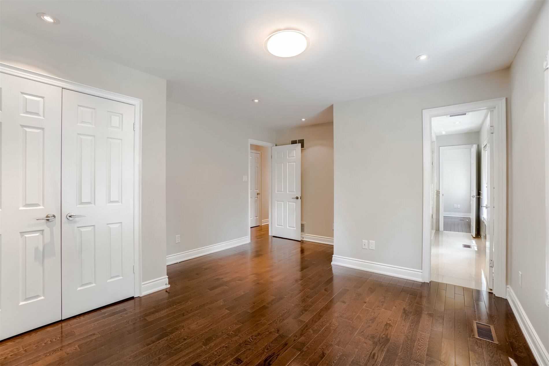 3336 Sawmill Valley Dr