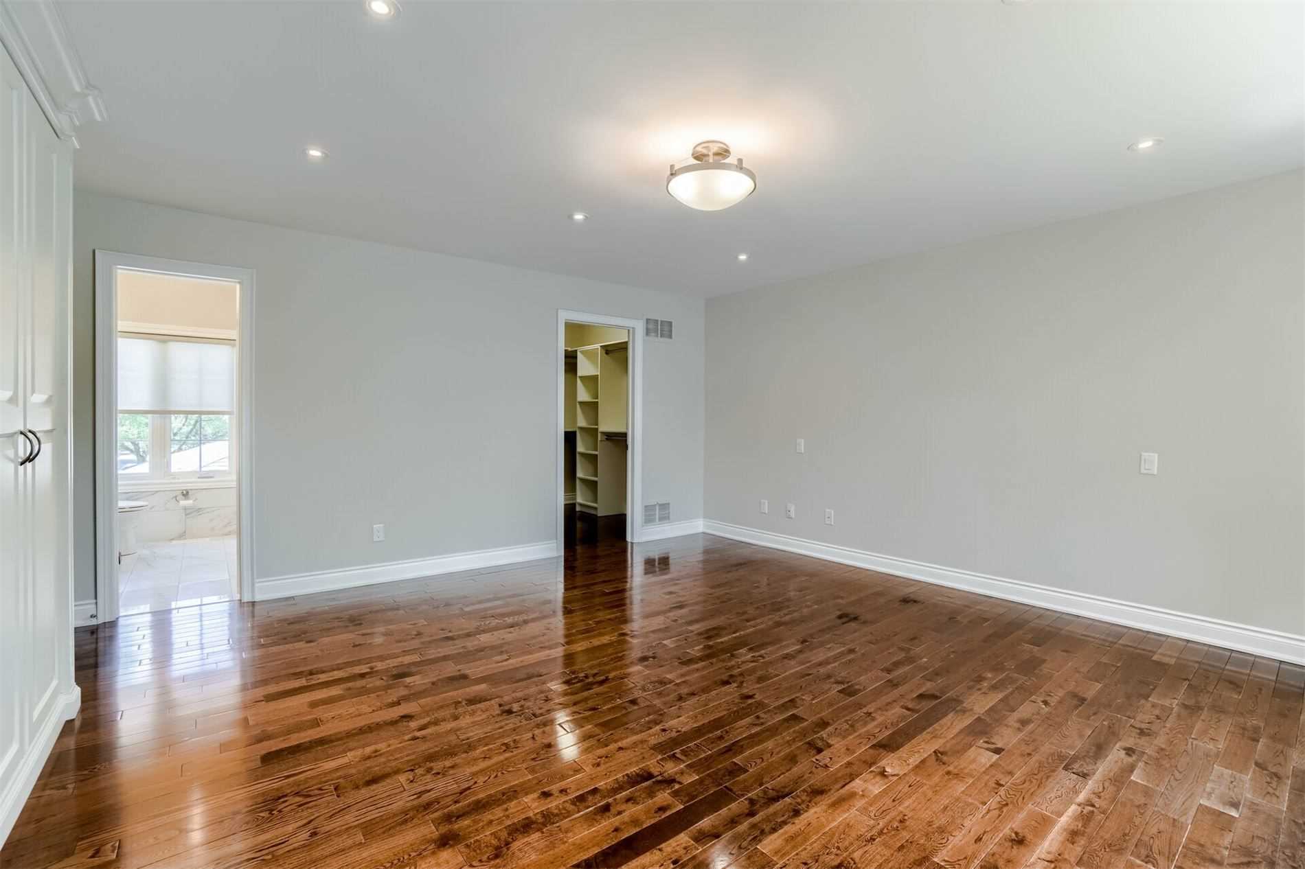 3336 Sawmill Valley Dr