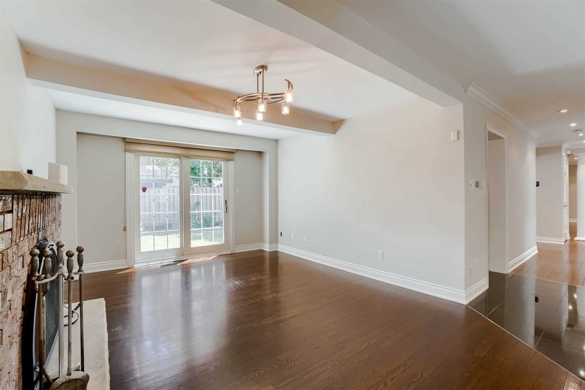 3336 Sawmill Valley Dr