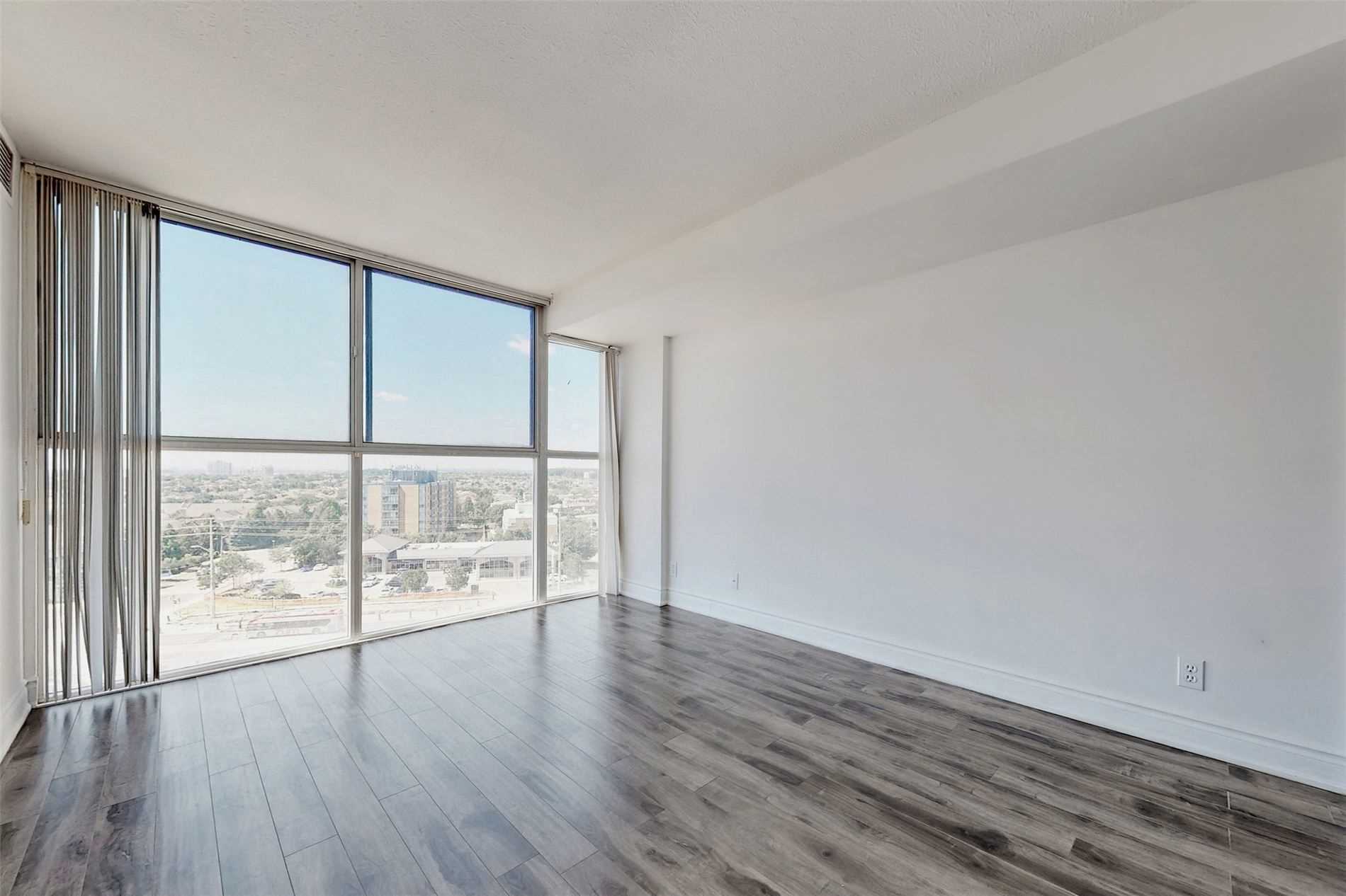 Listing W5678753 - Large Photo # 11
