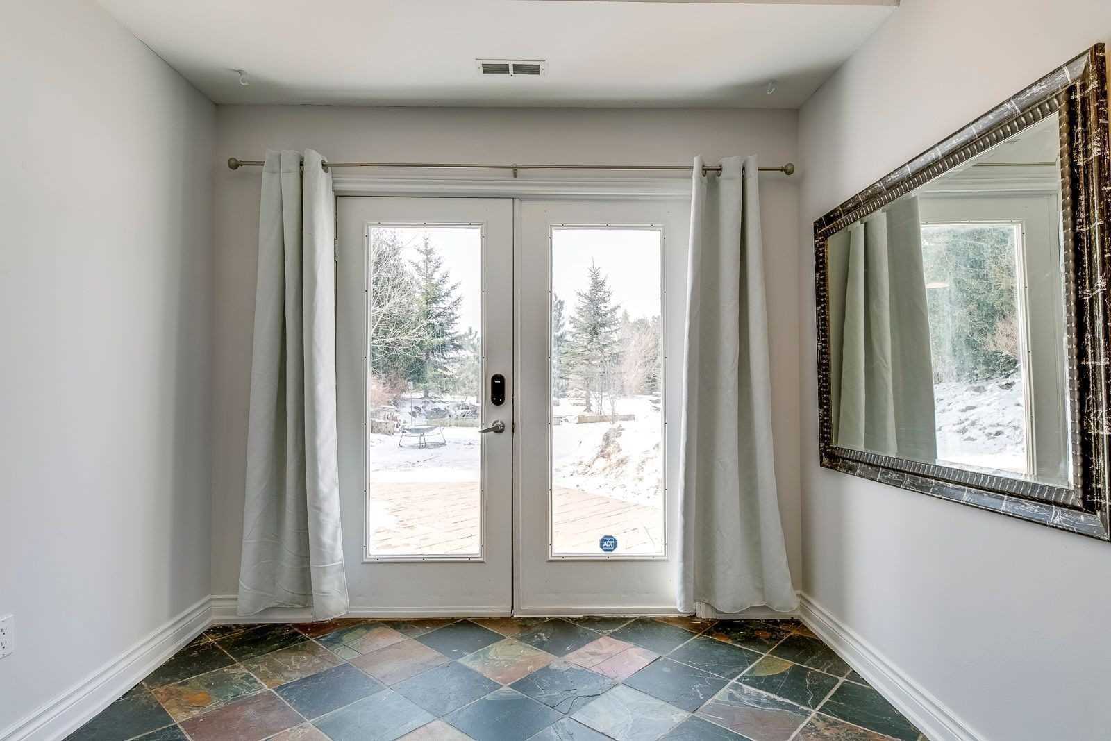 7 Deer Run Cres
