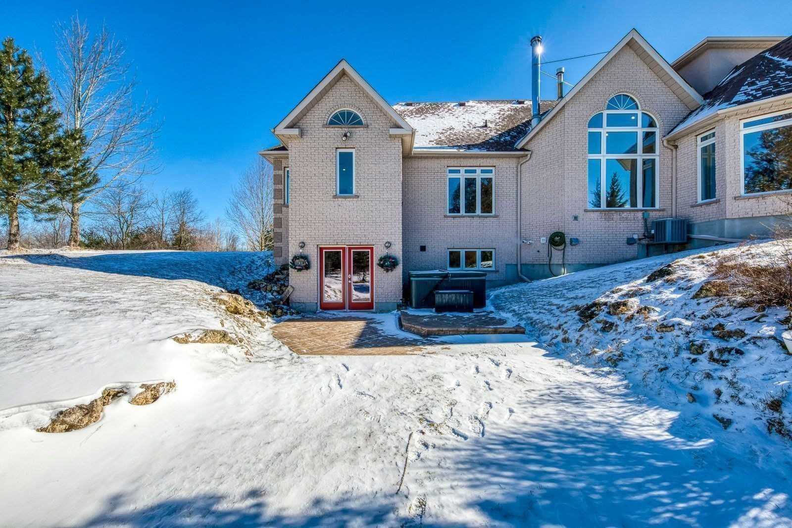 7 Deer Run Cres