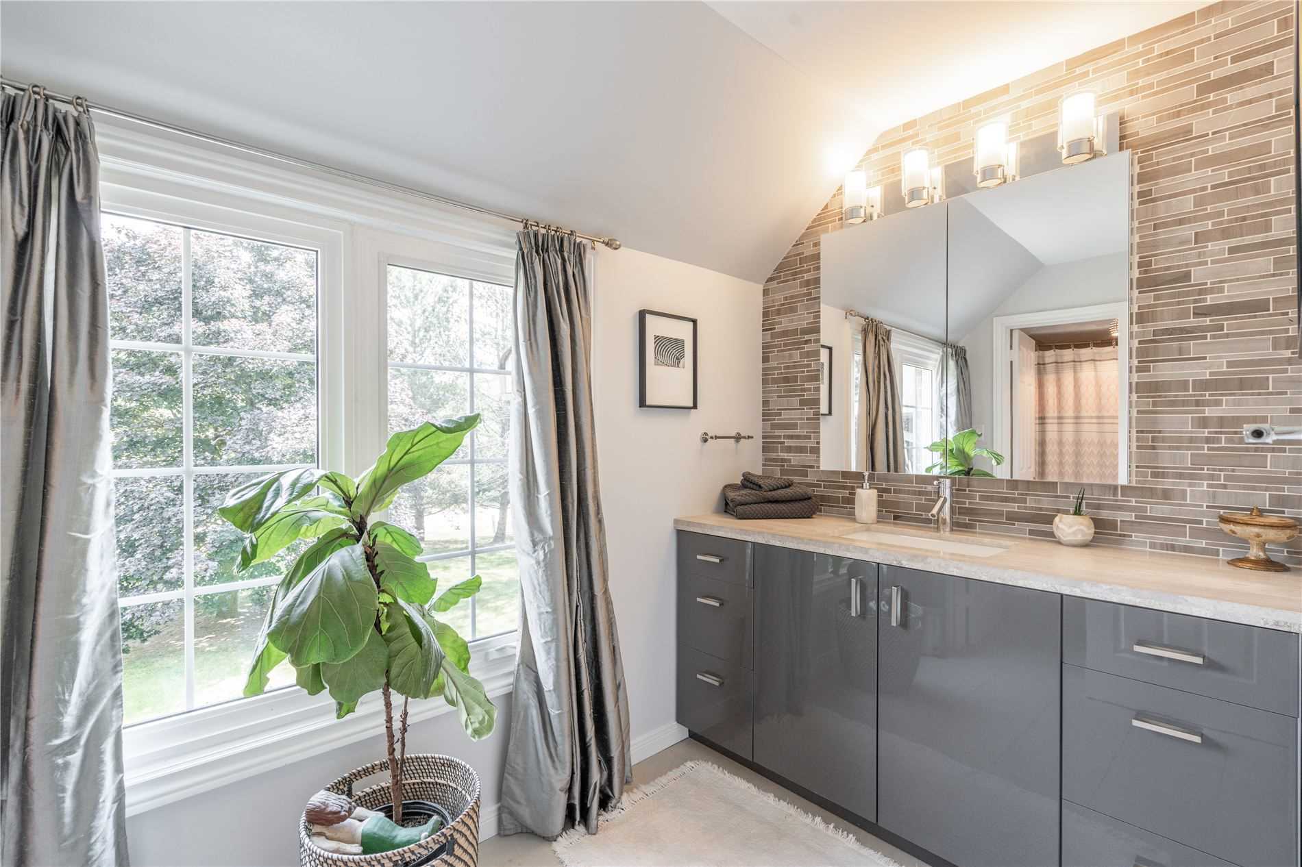 19 Wolf Cres