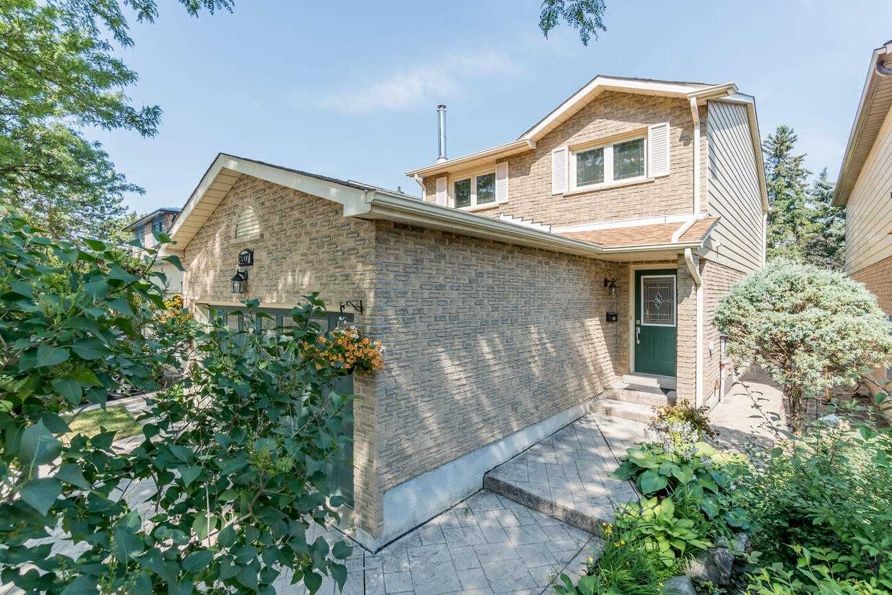 6927 Cordingley Cres