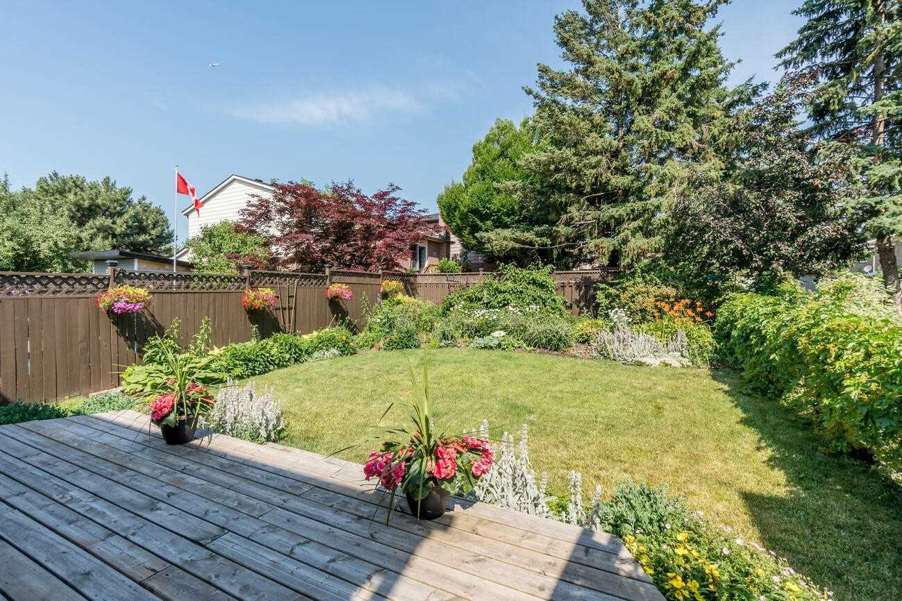 6927 Cordingley Cres