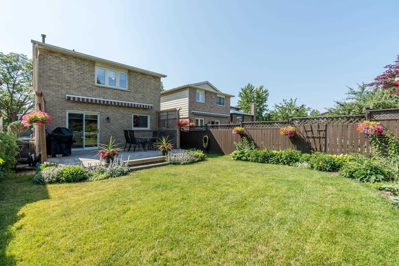 6927 Cordingley Cres