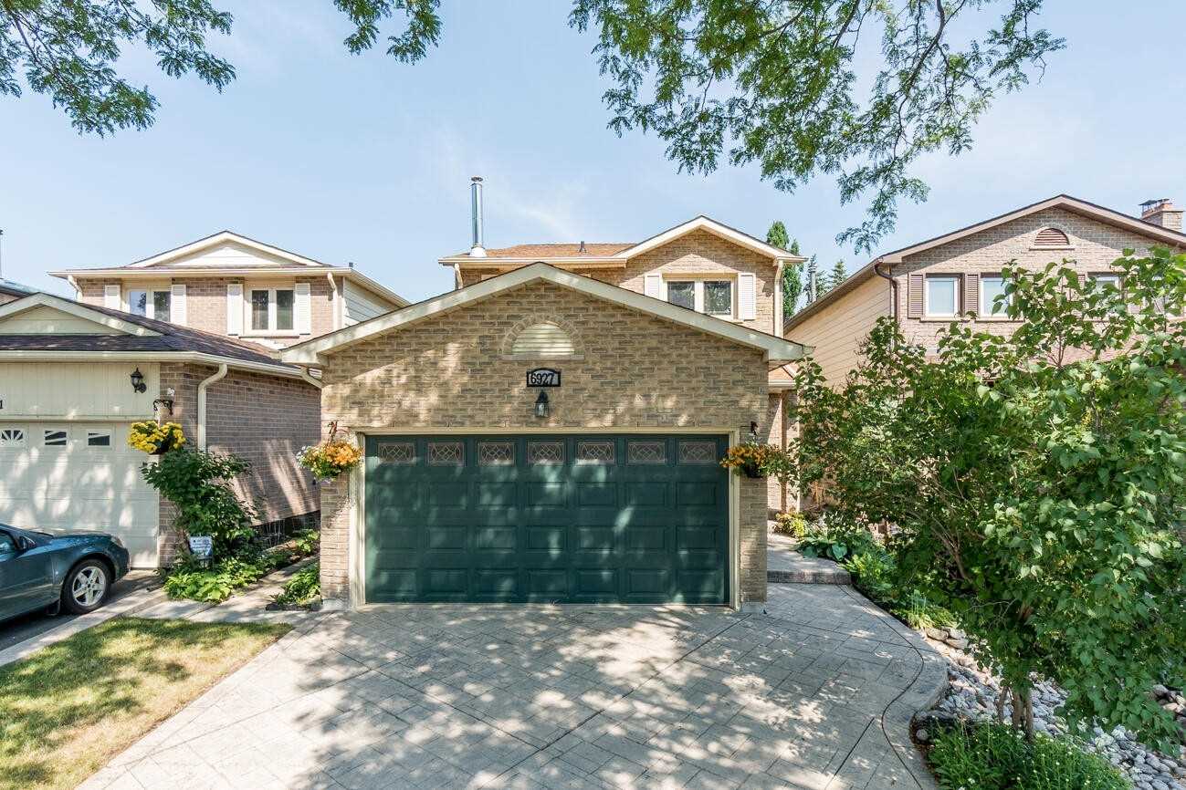 6927 Cordingley Cres