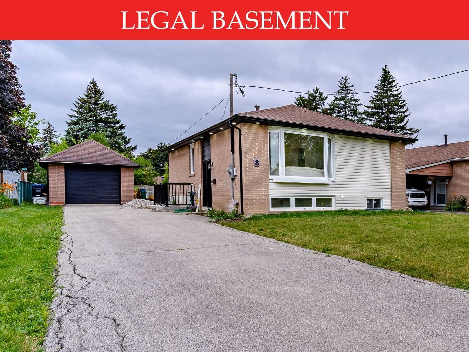 8 Lawrence Cres