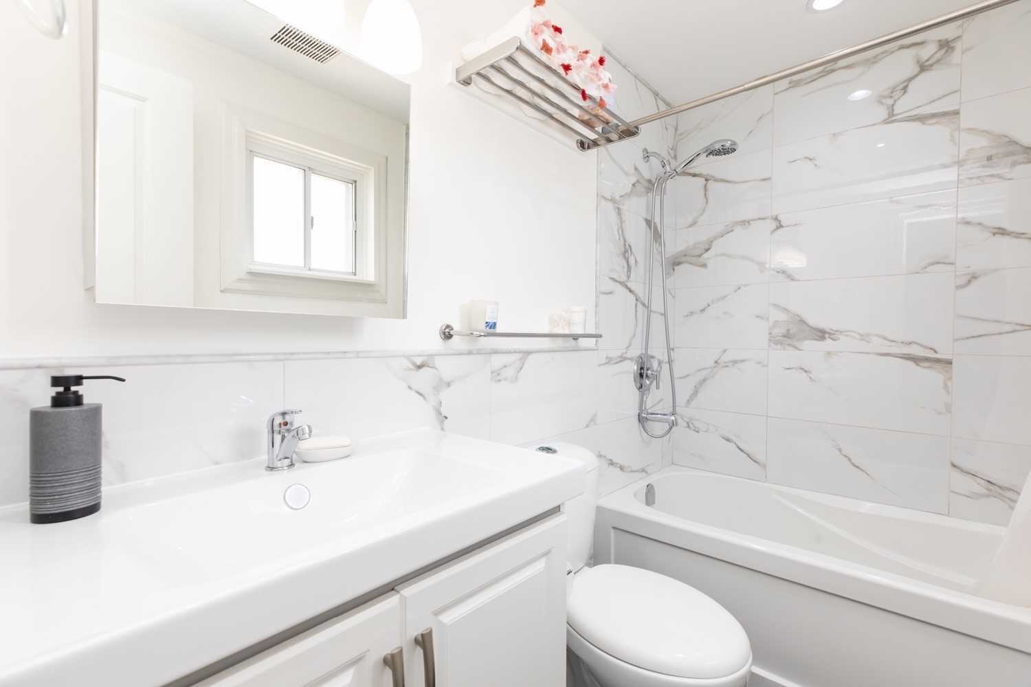 2594 Bromsgrove Rd