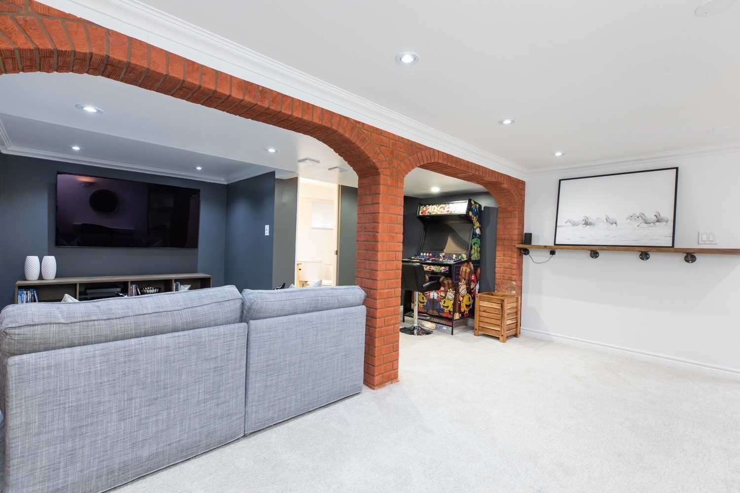 2594 Bromsgrove Rd